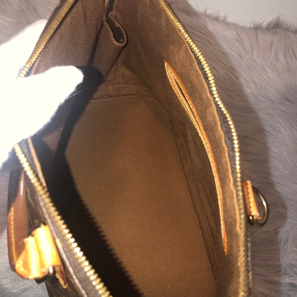 SOLD!! Authentic LV Alma Monogram - Picture 9 of 12